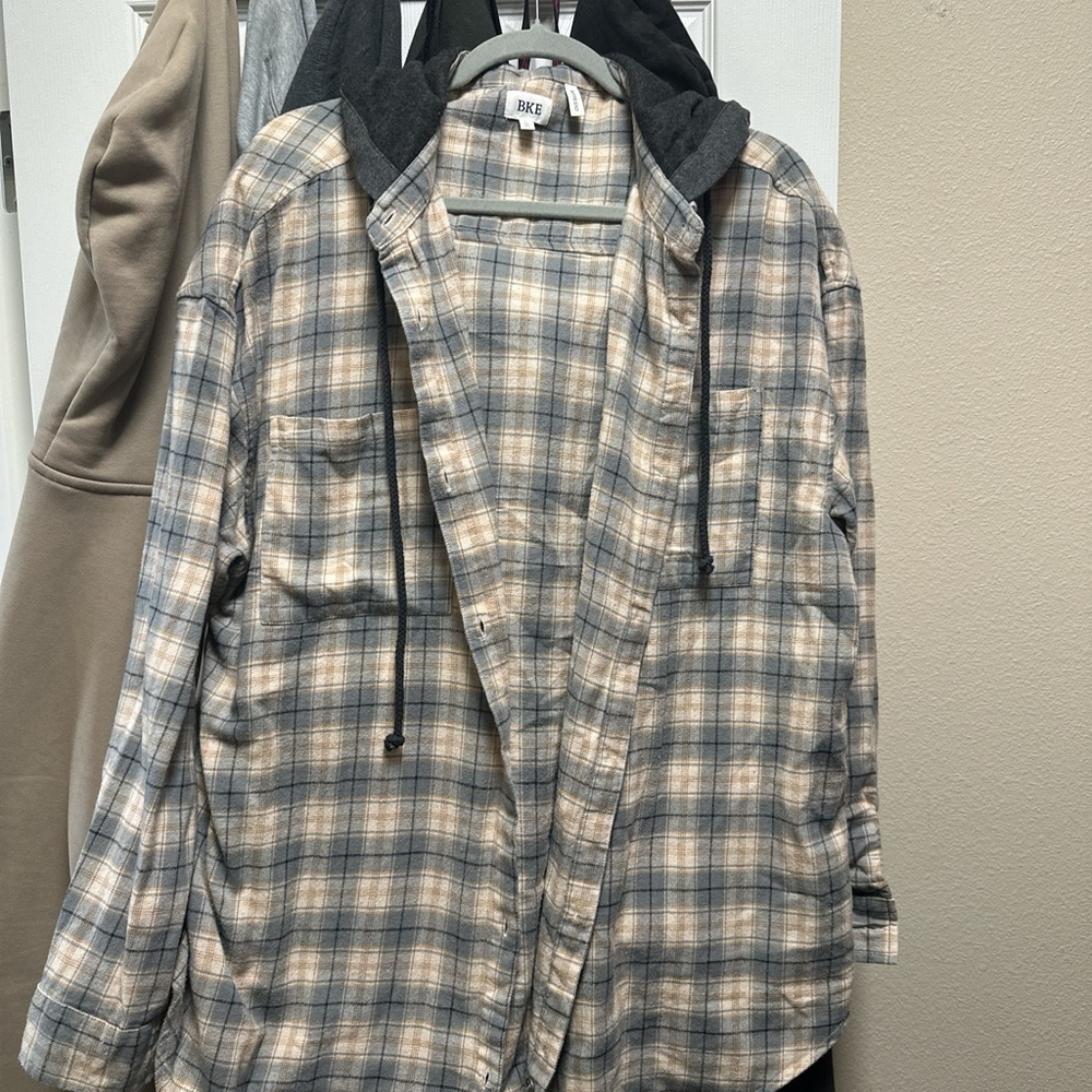 BKE Plaid Hooded Lightweight Overshirt in Beige and Gray